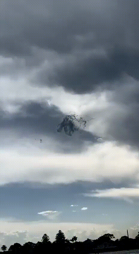 호주 하늘에서 발견된 기이한 현상 