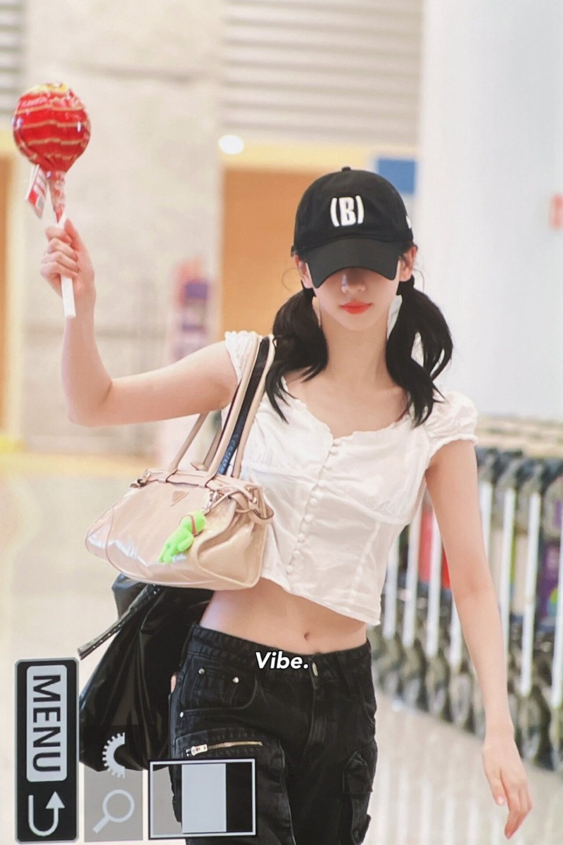 얼굴이 츄파춥스만한 카리나
